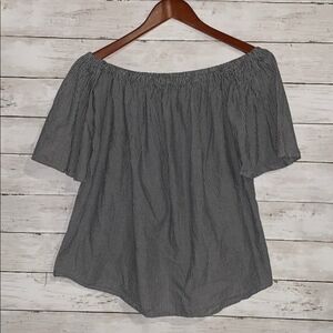 Miracle Berry | Off the Shoulder Striped Top